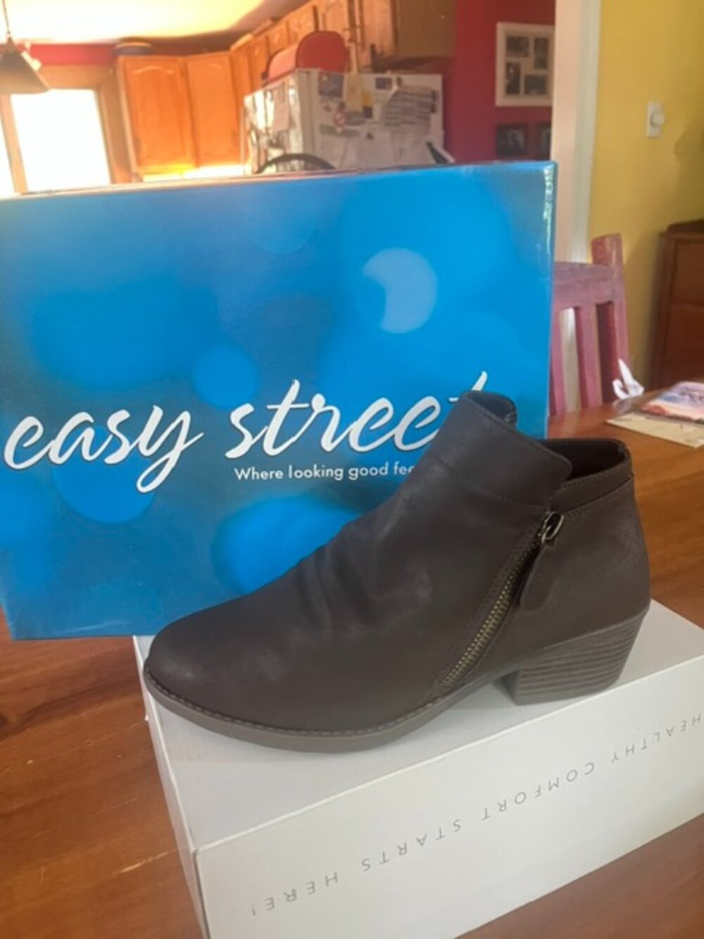 EASY STREET BROWN GUSTO COMFORT BOOTS 7W